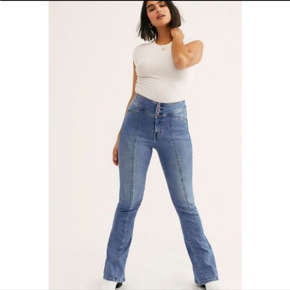 COPY - NWT We The Free CRVY Rockaway Bootcut Jeans 31